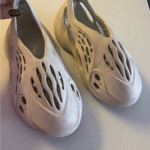 Yeezy Cream Slippers with Ventilation Cutouts